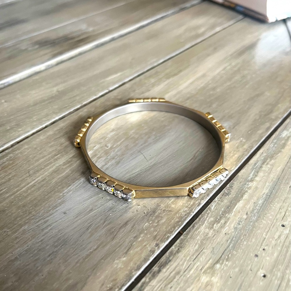 Bracelet.